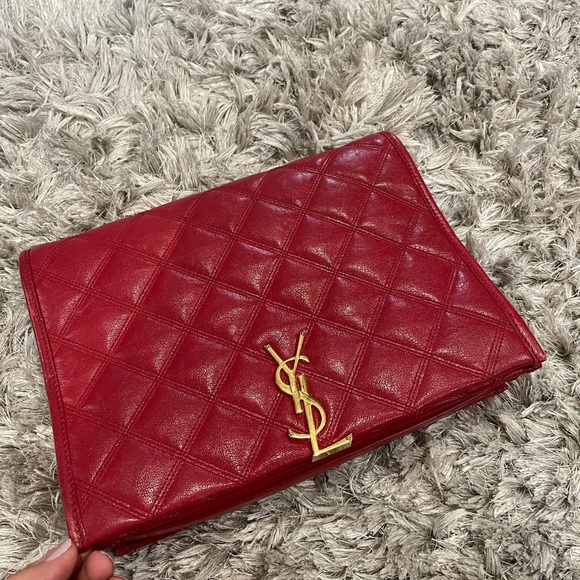 💥SOLD💥SAINT LAURENT
Lambskin Quilted LARGE Becky Chain Bag - Picture 6 of 16